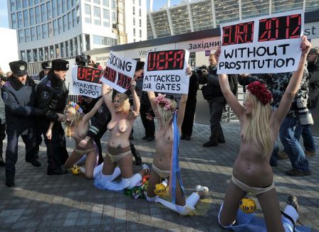 FEMEN -Manifestation anti-EURO 2012 à Kiev